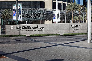 国产恐怖游戏《迷离诡夜》：挽救NPC获美女好感